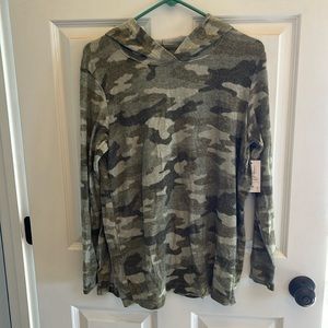 Woman’s Sonoma Maternity Nursing Hoodie Size Small Camo